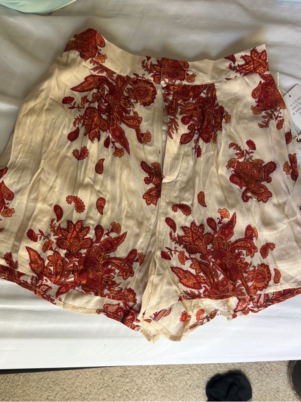 Taylor & Sage Cream High Waist Shorts with Red Floral Print